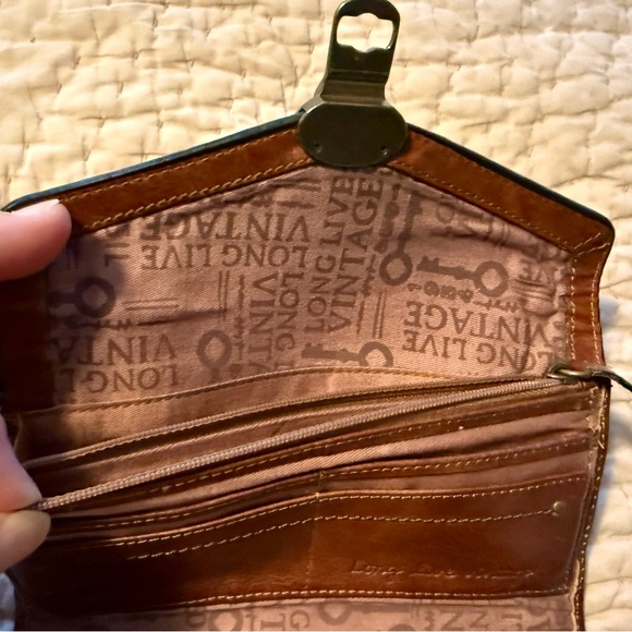 Fossil Tan Leather Wallet with Metal Clasp - Picture 5 of 9